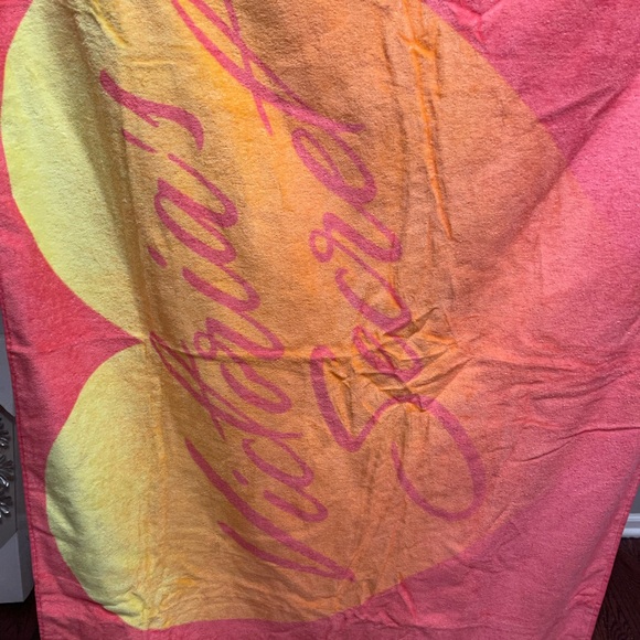 Victoria secret towel new in bag - Picture 3 of 5